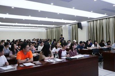 國外心理咨詢?nèi)藛T培養(yǎng)和管理及我國現(xiàn)狀研究——錢銘怡教授講座回顧